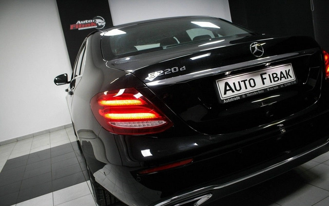Mercedes-Benz Klasa E cena 123900 przebieg: 108000, rok produkcji 2017 z Kraśnik małe 211